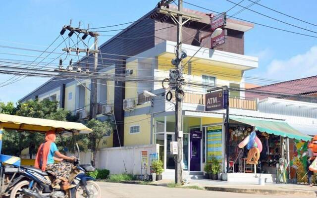 Отель Lanta Sun Smile Place Ланта вид на фасад