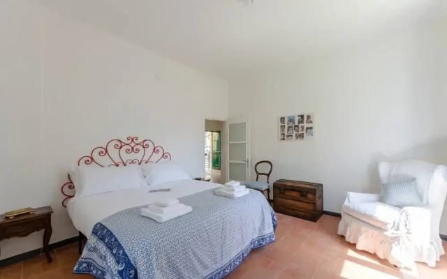 ALTIDO Pretty House in Vernazza Middle Apartment