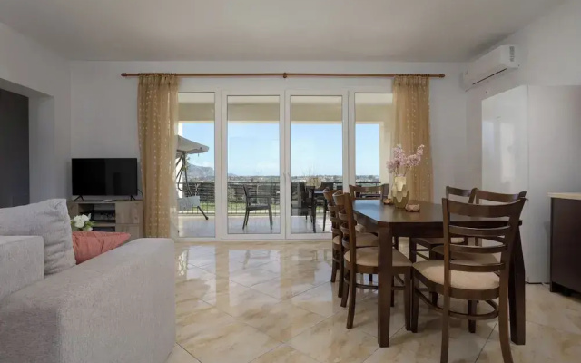 Altamira I 8 Guests With Veranda and Valley Views