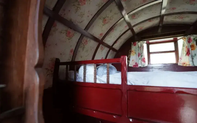 Jura @ Westcote Glamping