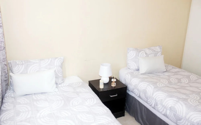 Cozy 3 Bed Duplex ,sleeps 6 With Double Bathroom