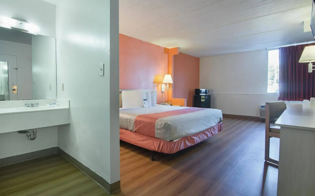 Motel 6 Decatur, GA