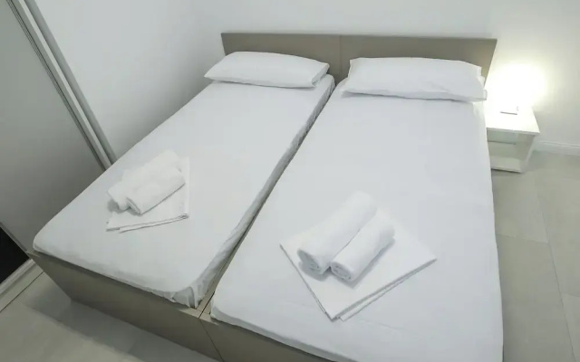 Tomana B Apartments