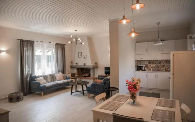 Lefko’s house- Contemporary, fully renovated house
