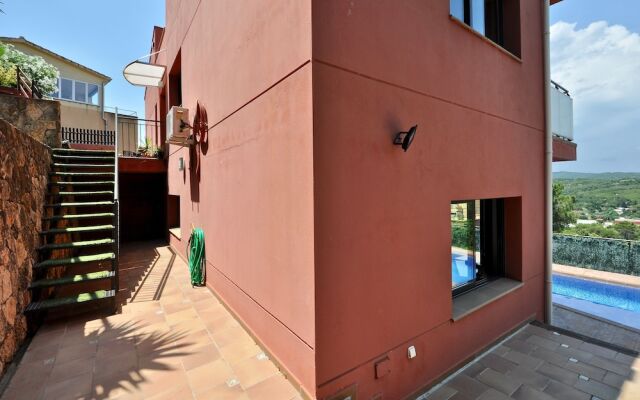 Отель Villa Carmens Lloretholiday Бланес вид на фасад