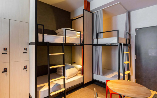 Akabaneholic Hotel