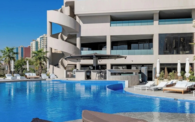 Ray Hotel by Cloud 7