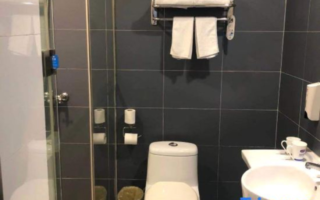 Shanghai Yujian Hotel