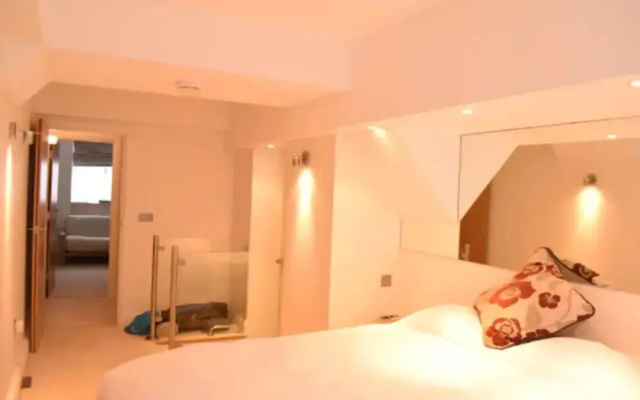Spacious 2 Bedroom Apartment Near Notting Hill Gate