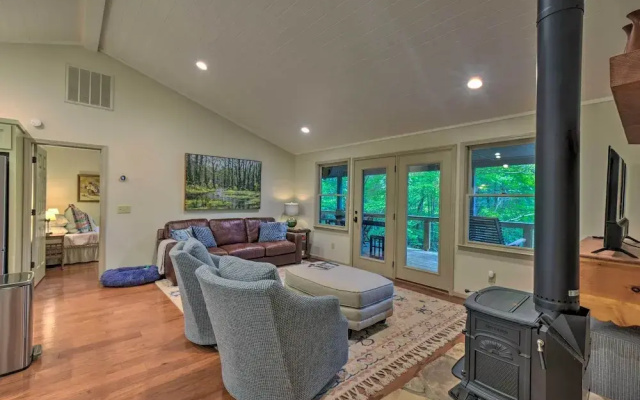 Cozy Clayton Cabin w/ Deck & Mountain Views!