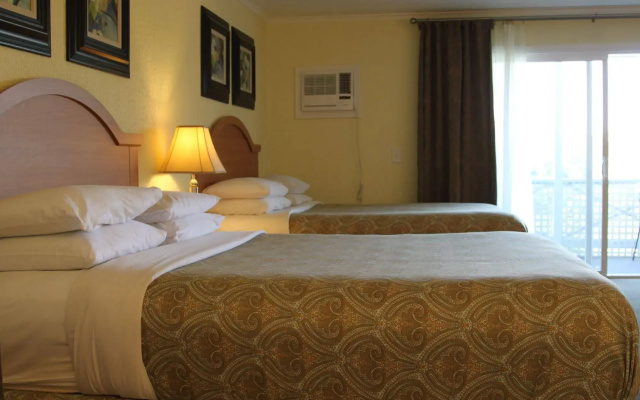 Beach Cove Waterfront Inn