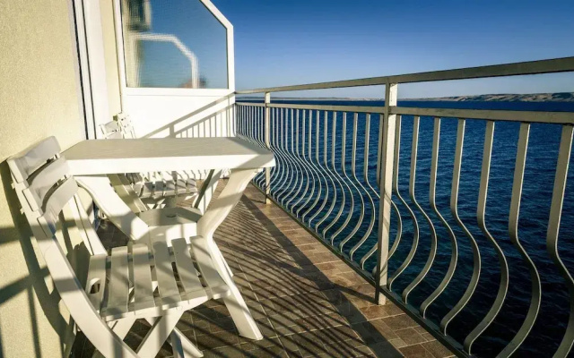 Toma - 5m From the sea With Parking - A1