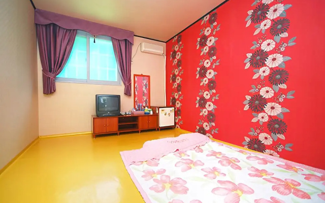 Gangneung Sanseong Park Pension