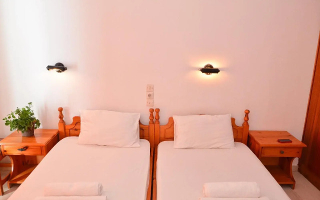 Iro Hotel