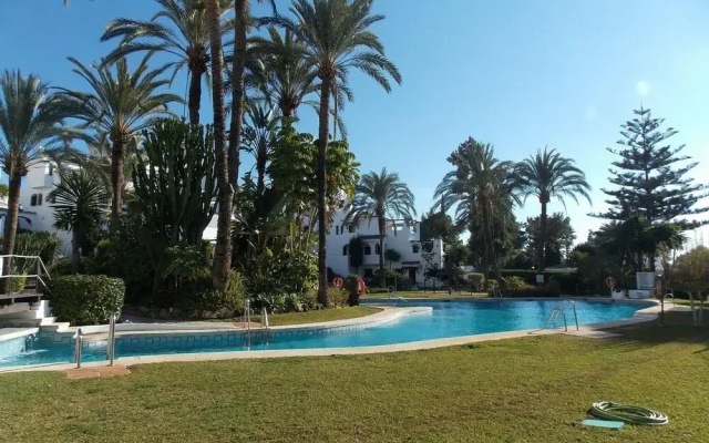 Apartment With Sea View In Puerto Banus