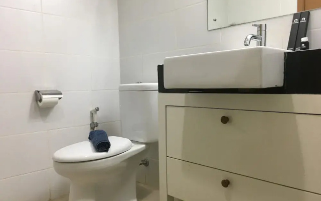 Stylish & Comfortable Studio at Beverly Dago Apartment