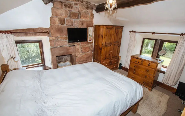 Hen Cloud Cottage