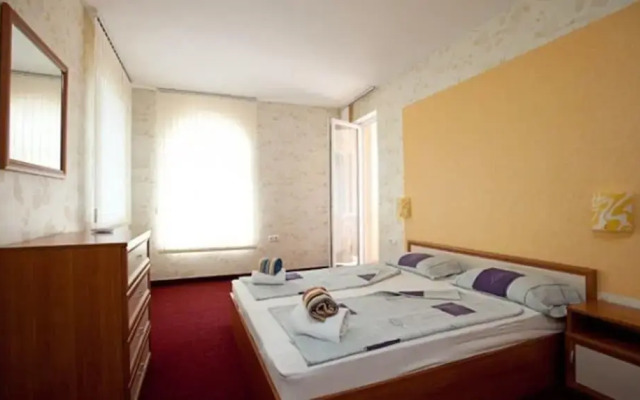 Aquarelle Hotel