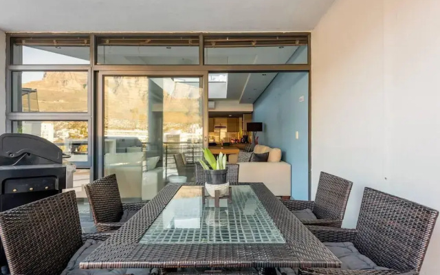 3-bed, Sleeps 6, Free Parking