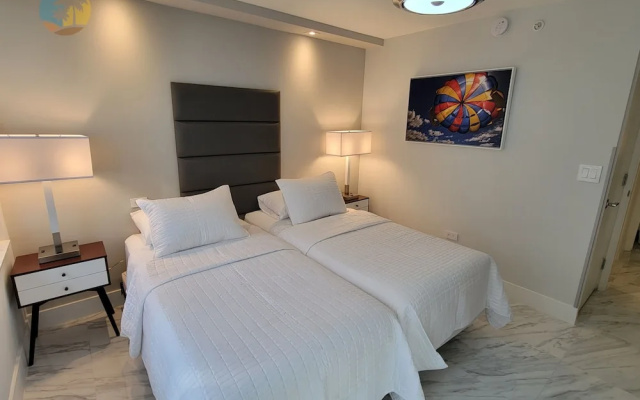 Alexander 611 3 Bedroom Apts by RedAwning
