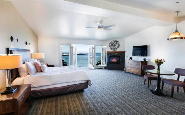 Sea & Sand Inn