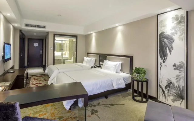 Camphor Forest Hotel
