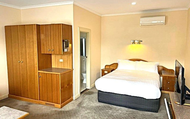 Glenelg Motel
