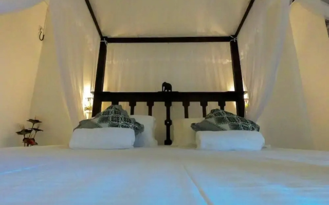 Wagon Wheel Inn - Hostel