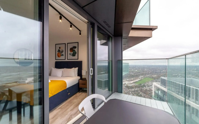 Sky-high North Acton Apartment