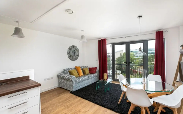Kew Bridge Apartments (Peymans)