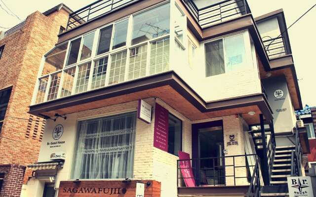 Отель Br. Guesthouse Hongdae Южная Корея, Сеул - отзывы, цены и фото номеров - забронировать отель Br. Guesthouse Hongdae онлайн вид на фасад