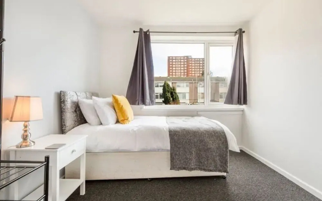 City Centre House FREE PARKING