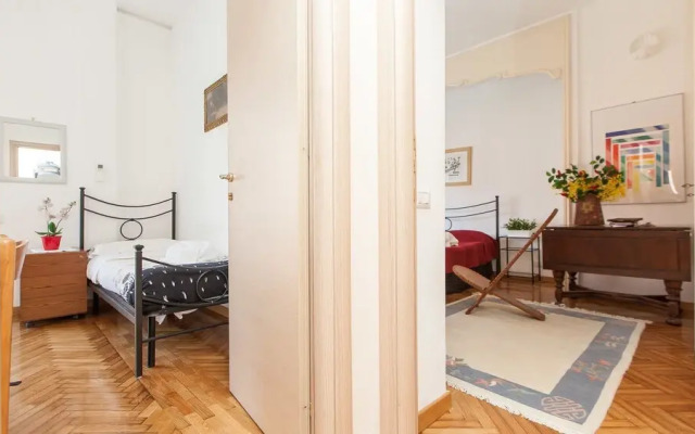 Guinizzelli Apartment