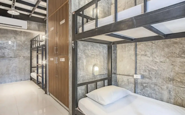 OYO 585 Freedom Hostel @ Phi Phi