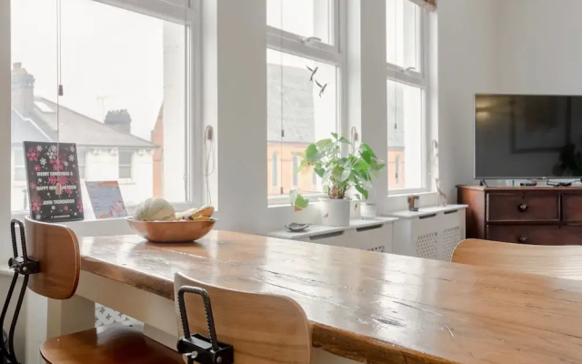 3 Bedroom in Clapham Junction With Roof Terrace