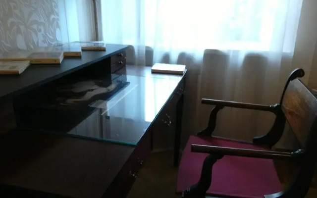 Teatralnaya Ploshchad 12