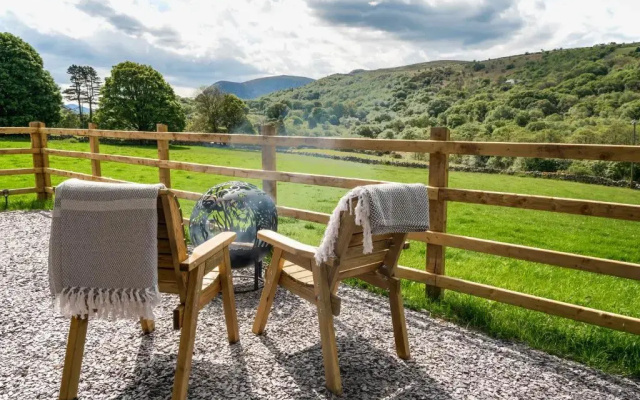 Elephant View Shepherds Hut