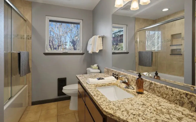 Eastside Acres 3 Bedroom Home by Redawning