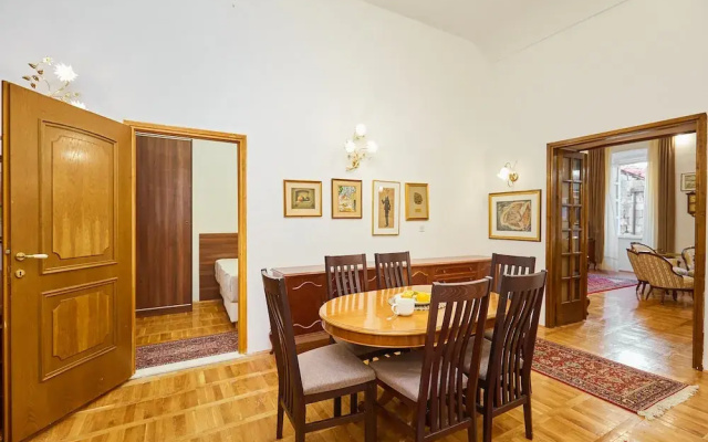 Apartment Misir