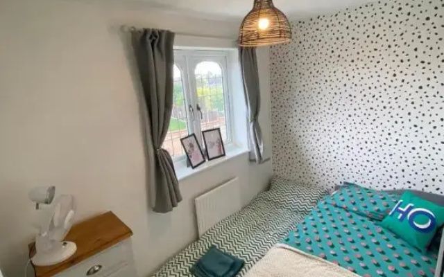 Lovely family home, 5 minutes from the beach