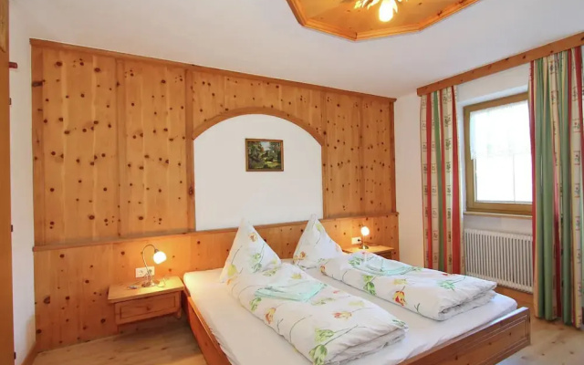 Spacious Holiday Home With Balcony, Sauna, Parking