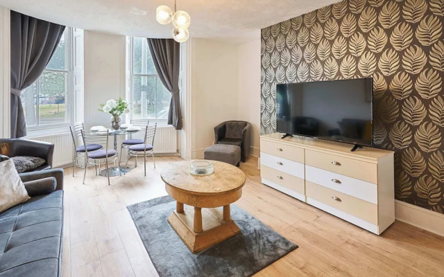 Host Stay Grand Parade Apartment