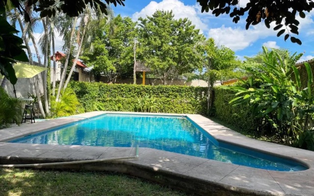 Cuevita + Nido /Piscina & Jardín compartido