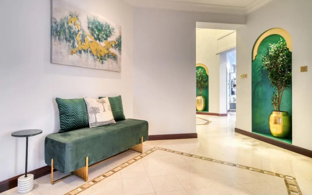 Beachfront 5BR Villa w Private Pool at the Palm
