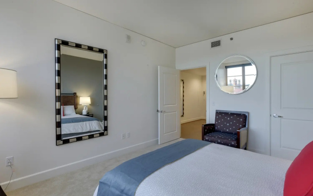 Great spacious Apartment - Downtown Location