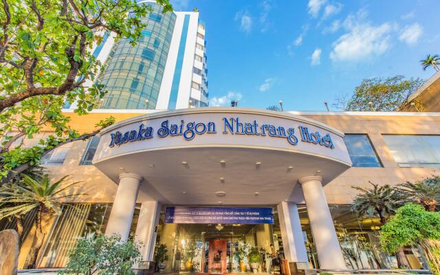 Отель Yasaka Saigon Nha Trang Hotel & Spa Вьетнам, Нячанг - 2 отзыва об отеле, цены и фото номеров - забронировать отель Yasaka Saigon Nha Trang Hotel & Spa онлайн вид на фасад
