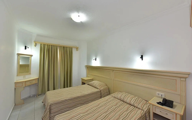 Tropicana Beach Apartments