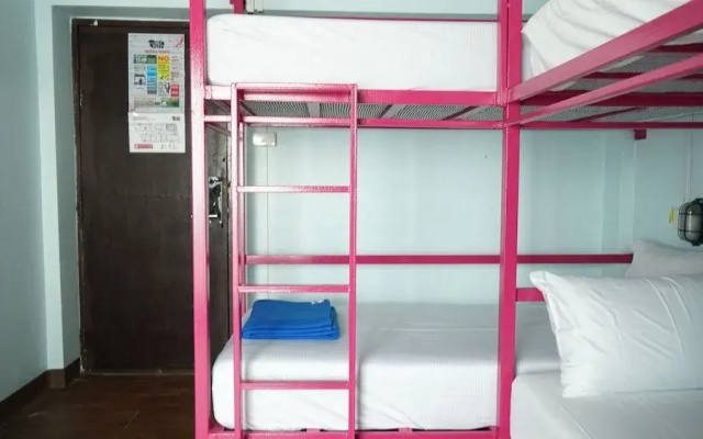Slumber Pool Party Khao San