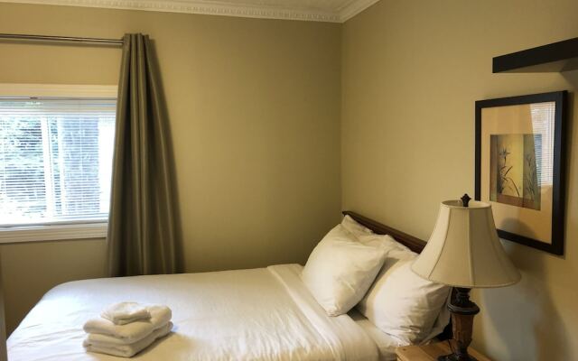 Отель Cozy Bedrooms Guest House Канада, Ванкувер - отзывы, цены и фото номеров - забронировать отель Cozy Bedrooms Guest House онлайн вид на фасад