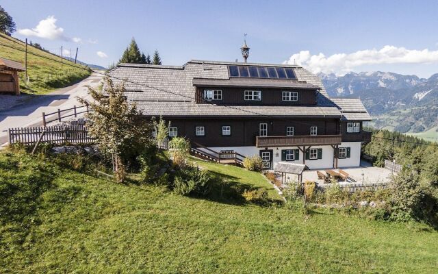 Отель Sonnenalm Mountain Lodge вид на фасад
